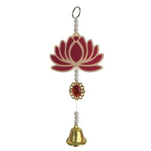 Ornement suspendu en lotus acrylique avec perles et clochette dorée pour Diwali