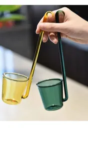 Detailaufnahme von Weinlöffeln aus Borosilikatglas mit hitzebeständiger Schweißnaht.