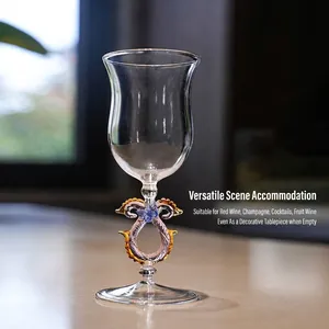 Calice da vino creativo con stelo decorativo a ghirlanda di farfalle per cocktail e feste