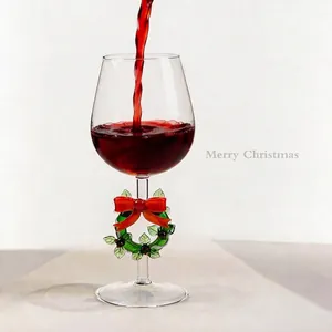 Calice da Vino Artigianale con Ghirlanda di Natale e Fiocco Rosso in Vetro Borosilicato Calice Festivo per Regalo Festa
