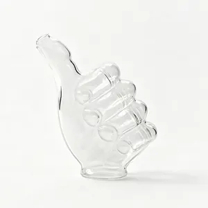 Einzigartiges transparentes Cocktailglas in Faustform mit Daumen hoch für Bars