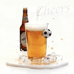 Einzigartiges Bierglas mit eingebettetem Fußball-Design für echte Sportfans und Partys