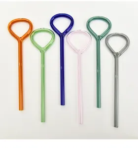 Wiederverwendbare bunte Glasstrohhalme mit Anti-Falten-Design in sechs Farben Set.