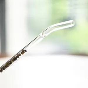 Hochwertiger hitzebeständiger Glasstrohhalm mit natürlichen polierten Kristallsteinen
