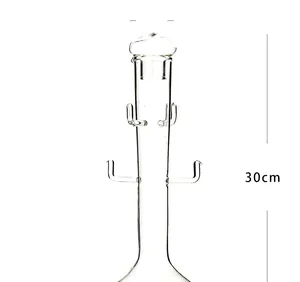 Detail van een 30 cm hoge hittebestendige karaf van borosilicaatglas met de haken