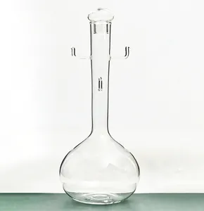 Moderne karaf voor sterke drank van borosilicaatglas met uniek haakontwerp