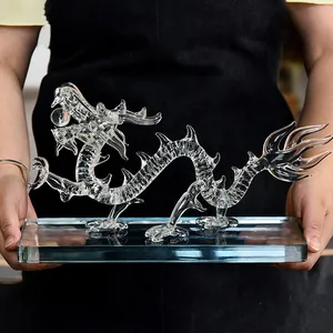 Exquisita figura de dragón de cristal transparente sobre base para decoración de hogar