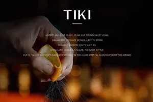 Primer plano detallado de spray de cáscara de cítrico fresco para copa de cóctel Tiki