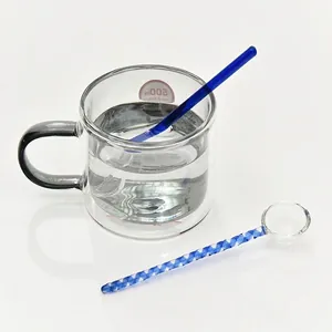 Cucchiaio per Mescolare in Vetro Colorato Creativo Resistente al Calore Manico Lungo Agitatore per Caffè Cucchiaio da Dessert per Latte per Cafe Casa Cucina Quotidiana Accessori
