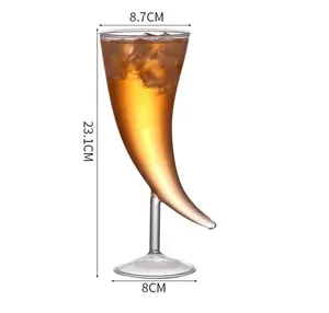 Verre à cocktail créatif en forme de corne avec mesures précises de taille et diamètre