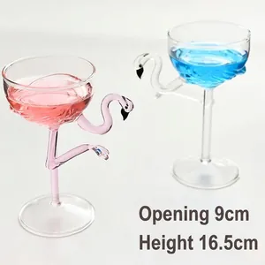 Künstlerische Flamingo-Cocktailgläser mit eleganten langen Stielen für Hausbar-Dekor