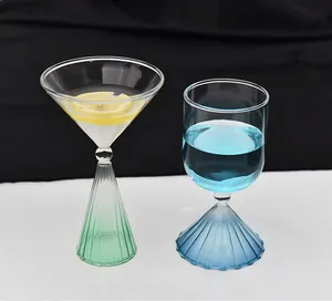Juego de copas de cristal creativas para postres y cócteles con base degradada estriada