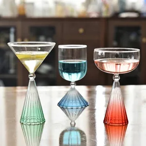 Copa de Helado Creativa de Vidrio Resistente al Calor Tazón de Postre Degradado Vaso de Cóctel Martini con Base Cónica Estriada