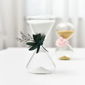 Elegant Nordic style glass hourglass timer with dried flower decoration for home decor