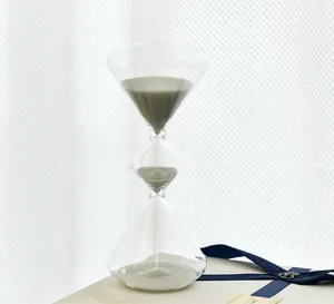 Reloj de arena artístico de vidrio de 3 niveles con arena gris para hogar.