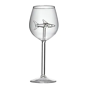 Copa de vino tinto creativa con tiburón de cristal transparente para el hogar