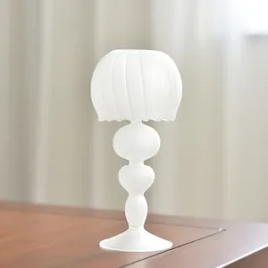 Elegante portacandele in vetro smerigliato a forma di lampada per decorazioni vintage