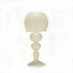 Elegante candeliere di lusso in vetro smerigliato a forma di lampada per decor