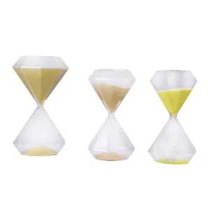 Set of 3 elegant diamond-shaped glass sand hourglasses for home and office decoration