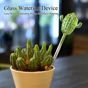 Handgefertigter automatischer Pflanzenbewässerer aus grünem Glas in Kaktusform für Töpfe