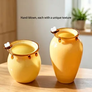 Copas de postre de vidrio con forma de tarro de miel y decoración de abejas