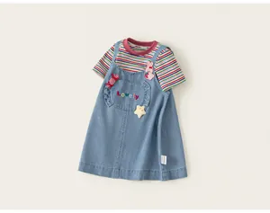 Ensemble t-shirt rayé et robe chasuble en denim pour fille avec broderie mignonne, tenue.