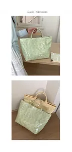 Sac fourre-tout en PVC imperméable découpé au laser en vert menthe et jaune pâle