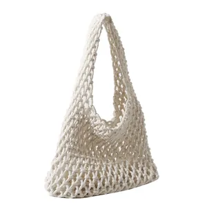 Sac à main en macramé blanc fait main pour les vacances avec motif ajouré élégant