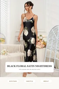 Elegantes schwarzes Satin-Nachthemd mit Blumenmuster, Trägern und Seitenschlitz