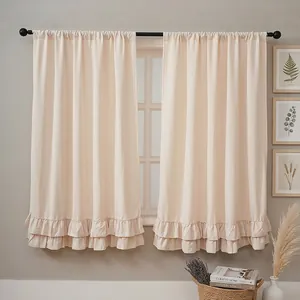 Beige cafe gordijn met dubbele volants, korte raambekleding voor kleine slaapkamer of keuken.