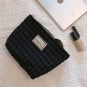 Black quilted cosmetic bag vintage aesthetic portable pouch minimalist makeup organizer travel