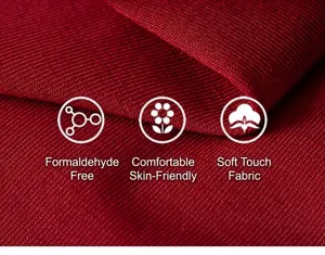 Détail du tissu en tricot rouge de la robe d'été pour filles, doux et agréable.