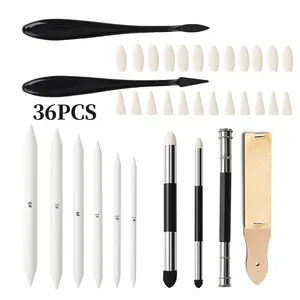Vue détaillée du kit d'outils de dessin et d'esquisse de 36 pièces avec estompes et éponges.