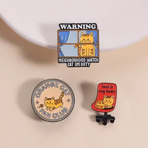 Schattige oranje kat emaille speld set, grappige quote metalen badges voor rugzak.