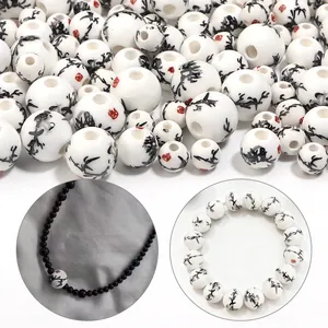 Perline in ceramica stile cinese, dettaglio, motivo floreale dipinto a mano accessori gioielli.