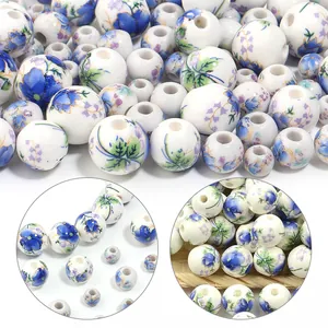 Perline in ceramica blu e bianca in stile cinese per la creazione di gioielli fai da te.