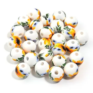 Perline di ceramica con fiori dipinti a mano per gioielli fai da te, collane dettaglio.