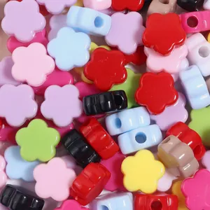 Perline di fiori in acrilico colorato con grandi fori per gioielli e artigianato fai-da-te.