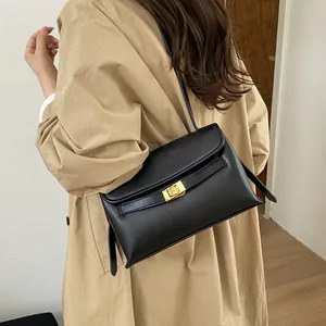 Minimalist PU Leather Shoulder Bag For Women Retro Flap Crossbody Bag With Metal Lock Solid Color Casual Daily Handbag