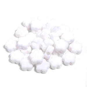 Perline acriliche bianche a fiore con grandi fori per creazione di gioielli, braccialetti e fai da te.