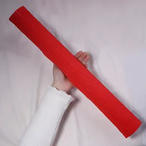 Rollo de papel crepe rojo para flores de bricolaje, envoltorio de regalos y manualidades.