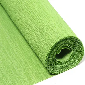 Rollo de papel crepé verde claro para flores hechas a mano, envoltorios de regalos y manualidades.