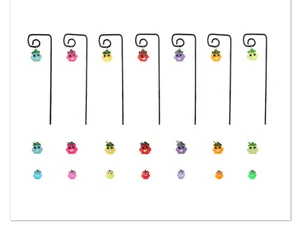 Détail de 7 piquets de jardin elfes en résine lumineuse colorée pour déco