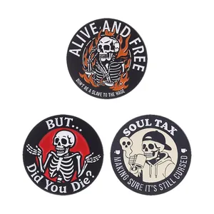 Lot de trois pin's en émail squelette rétro américain pour accessoires de mode sombre Halloween.