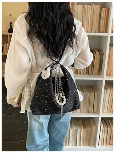 Grande borsa tote da donna nuova nicchia texture alla moda catena farfalla zaino spalla