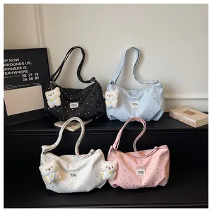 Bella borsa a tracolla con stampa a stelle, grande borsa casual con ciondolo orsetto carino per donne