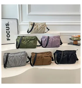 Casual nylon schoudertas voor dames, eenvoudige crossbody tas voor dagelijks gebruik en reizen.