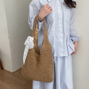 Bolso de hombro de paja tejida de verano, bolso casual de mujer con un lazo de encaje dulce.