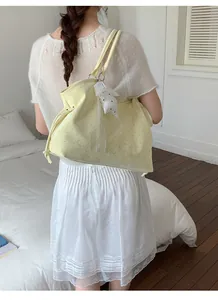 Korean casual large-capacity polka dot tote bag for women, stylish commute shoulder bag.