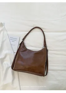 Bolso de hombro marrón de cuero sintético para mujer con diseño retro y gran capacidad